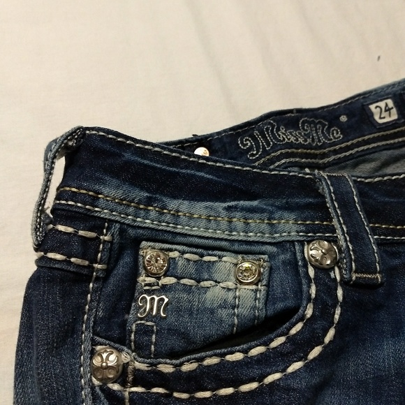 Miss Me Cropped Jeans - Picture 6 of 7